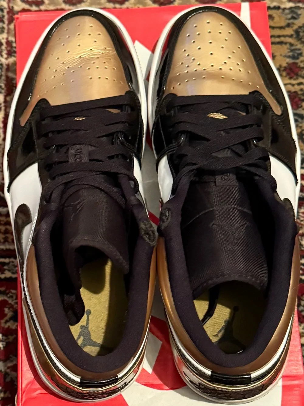Jordan 1 Low Gold Toe - Sneakers in Black, White & Gold